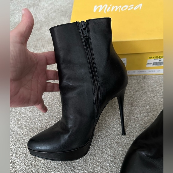 Mimosa black leather boots, size 5 - Picture 8 of 10